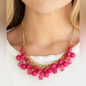 💝Vibrant pink beaded gold chain necklace